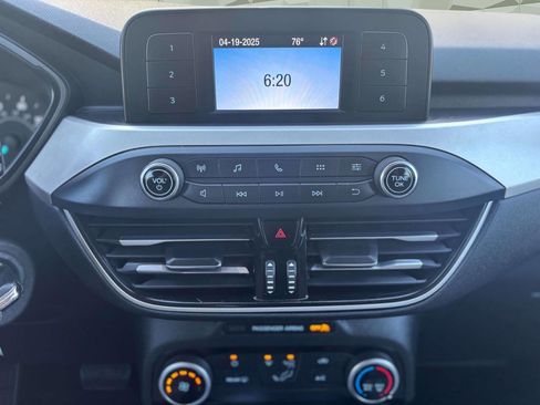 Used 2022 Ford Escape S image 25