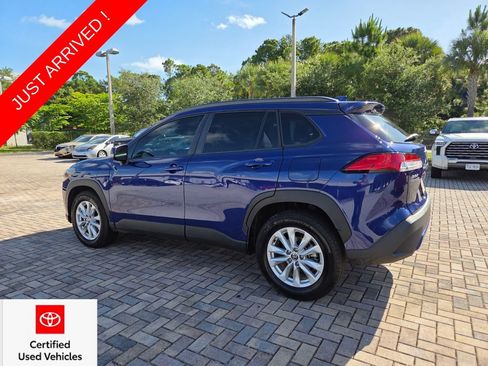 Used 2023 Toyota Corolla Cross LE FWD image 9