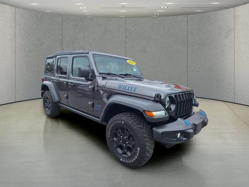 Used 2023 Jeep Wrangler Unlimited w/ Cold Weather Group AWD/4WD image 7