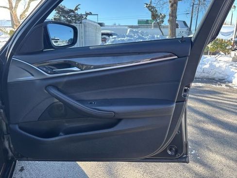 Used 2020 BMW 530e w/ Convenience Package image 33