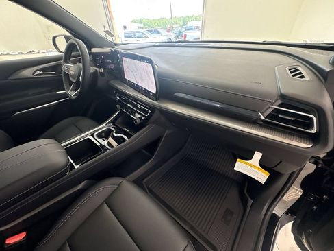 New 2026 Chevrolet Traverse LT w/ Driver Confidence Package FWD image 30