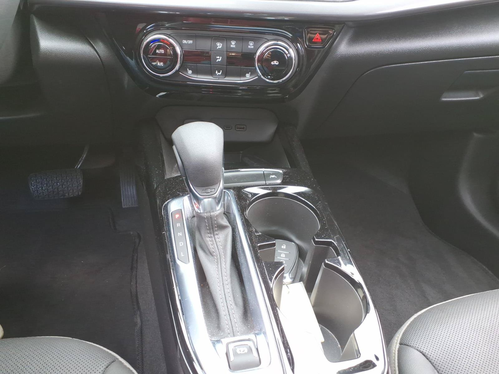 Used 2024 Chevrolet Trax ACTIV w/ Sunroof Package FWD image 33