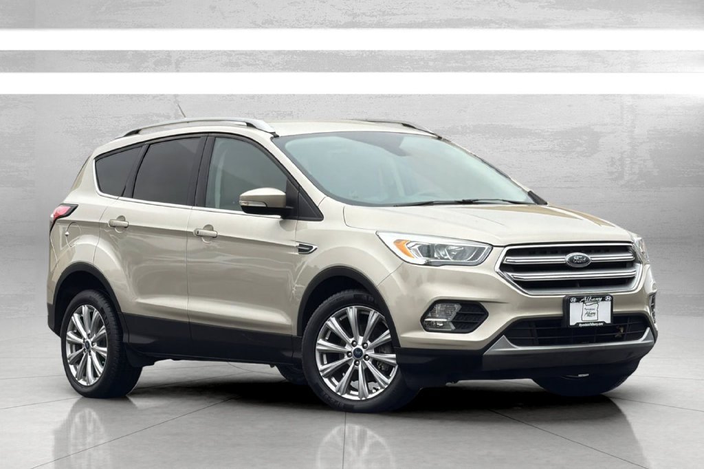 Used 2017 Ford Escape Titanium FWD image 2
