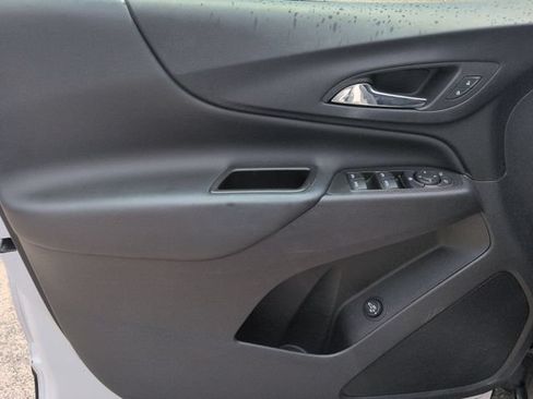 Used 2024 Chevrolet Equinox LT FWD image 25