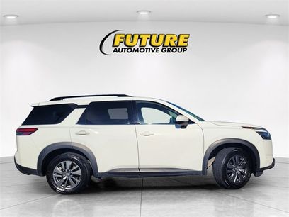 Used 2024 Nissan Pathfinder SV w/ SV Premium Package