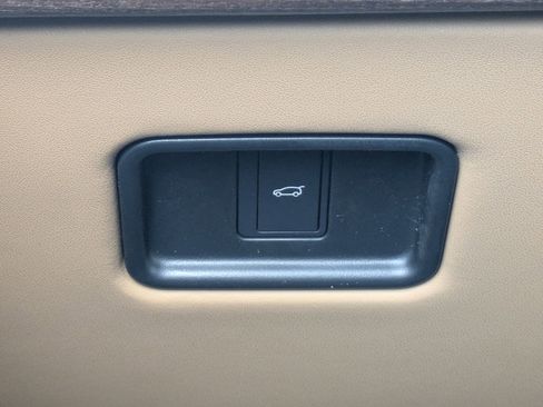 New 2026 Land Rover Range Rover SE image 18