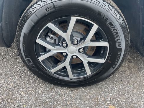 Used 2024 Jeep Grand Cherokee L Limited image 11