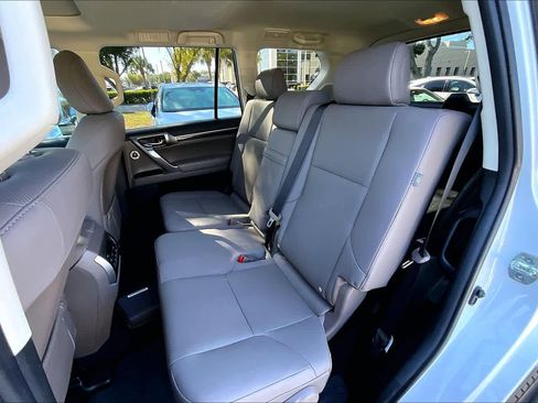 Used 2023 Lexus GX 460 Premium w/ Premium Plus Package image 20