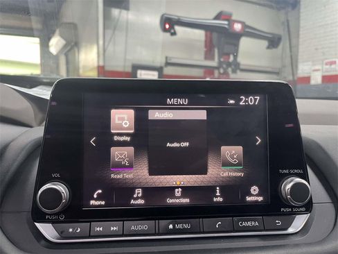 Used 2021 Nissan Rogue SV w/ Premium Package image 17