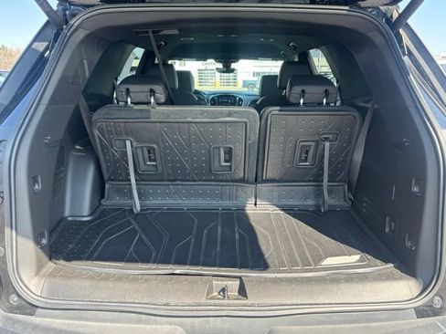 Used 2023 Chevrolet Traverse RS w/ LPO, Floor Liner Package FWD image 11