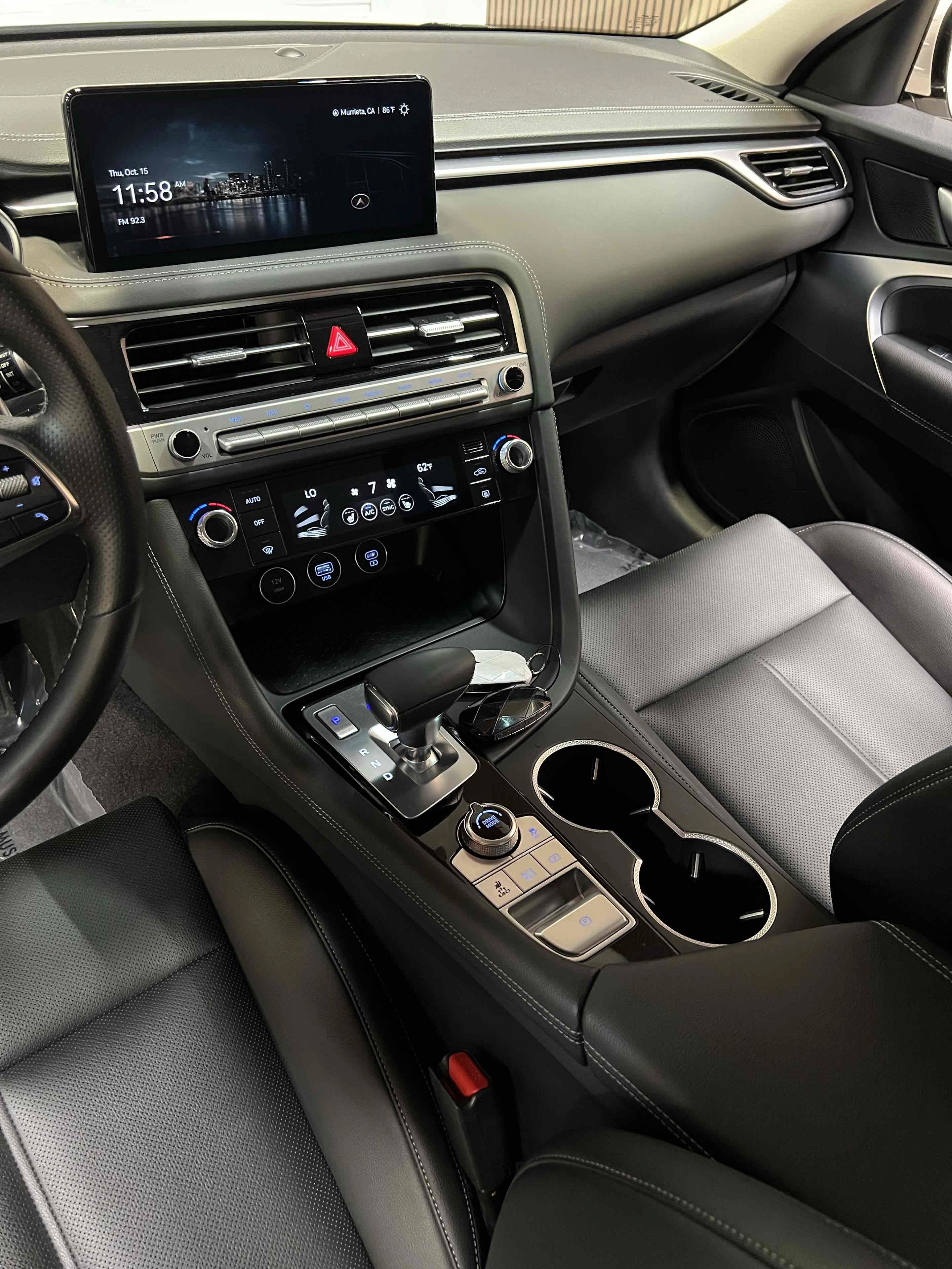 Used 2025 Genesis G70 2.5T RWD image 37