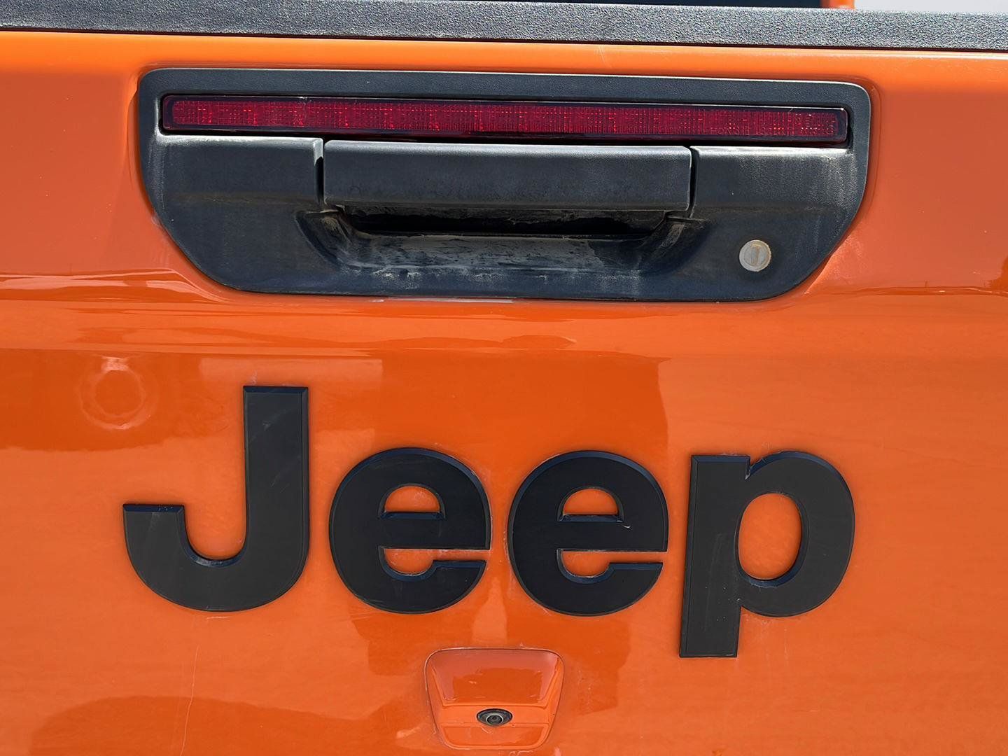 Used 2025 Jeep Gladiator Sport AWD/4WD image 13