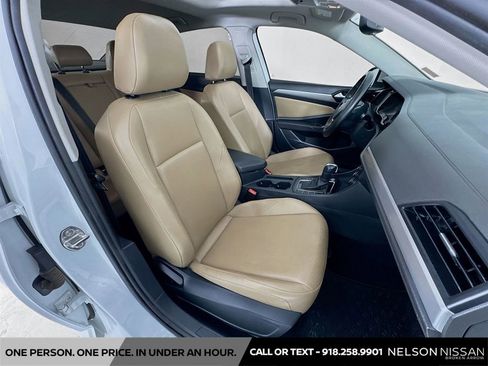 Used 2020 Volkswagen Jetta SE w/ SE Cold Weather Package FWD image 28