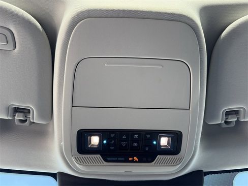 New 2025 Ford Expedition Active image 30