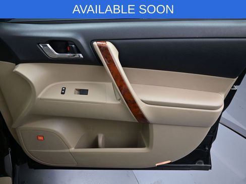 Used 2013 Toyota Highlander Limited image 38