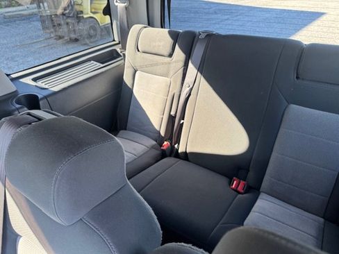Used 2004 Ford Expedition XLT RWD image 9