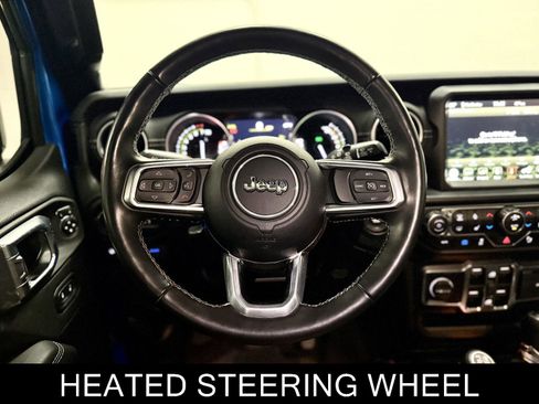 Used 2022 Jeep Wrangler Unlimited Sahara w/ Cold Weather Group AWD/4WD image 17