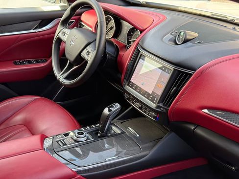 Used 2022 Maserati Levante GT image 11