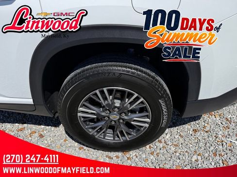 Used 2026 Chevrolet Traverse LT FWD image 8