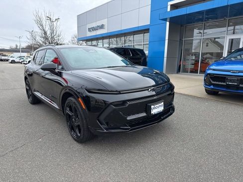 Used 2024 Chevrolet Equinox EV RS image 4
