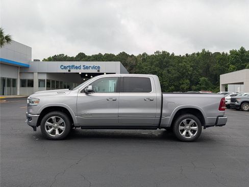 Used 2022 RAM 1500 Limited AWD/4WD image 2