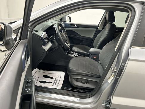 Certified 2023 Volkswagen Taos SE w/ Black Wheel Package image 9