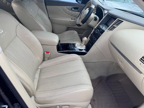 Used 2014 INFINITI QX70 Base 4dr SUV (3.7L V6) image 16