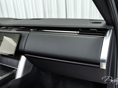 Used 2024 Land Rover Range Rover SV image 50