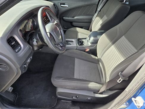 Used 2023 Dodge Charger SXT w/ Blacktop Package image 7
