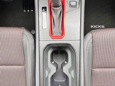 New 2025 Nissan Kicks SR image 18