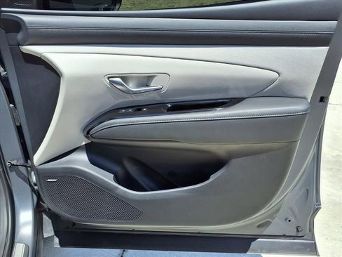 Used 2025 Hyundai Tucson Limited FWD image 11