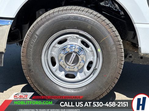 New 2026 Ford F250 XL w/ XL Chrome Package RWD image 27