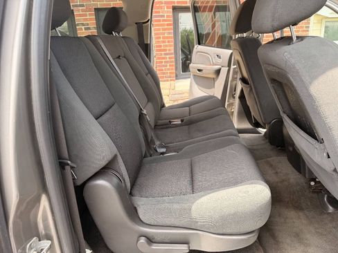 Used 2009 Chevrolet Suburban LT w/ Convenience Package 1 AWD/4WD image 19