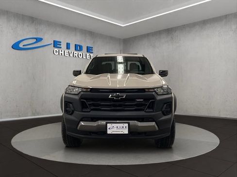 New 2026 Chevrolet Colorado Trail Boss w/ Midnight Edition AWD/4WD image 6