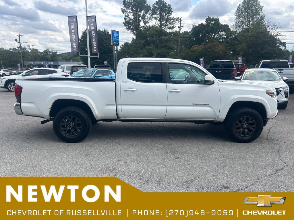 Used 2023 Toyota Tacoma SR5 AWD/4WD image 11