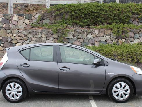 Used 2013 Toyota Prius C Two FWD image 5
