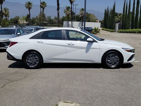 New 2026 Hyundai Elantra Hybrid FWD image 27