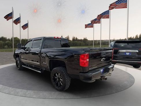 Used 2019 Chevrolet Silverado 2500 LTZ w/ Duramax Plus Package AWD/4WD image 4