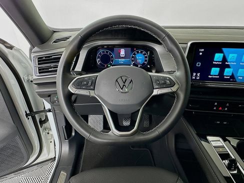 Used 2024 Volkswagen Atlas Cross Sport SE FWD image 11