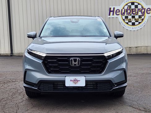 Used 2025 Honda CR-V EX image 2