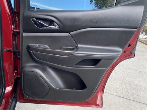 Used 2018 GMC Acadia SLT image 30