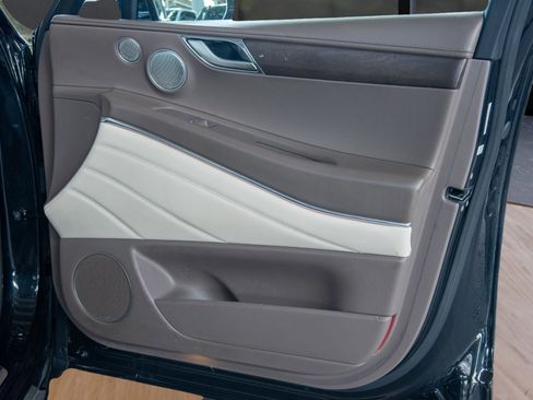 Used 2023 Genesis GV80 2.5T w/ Advanced Package image 17