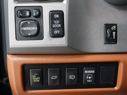 Used 2013 Toyota Sequoia Platinum image 32