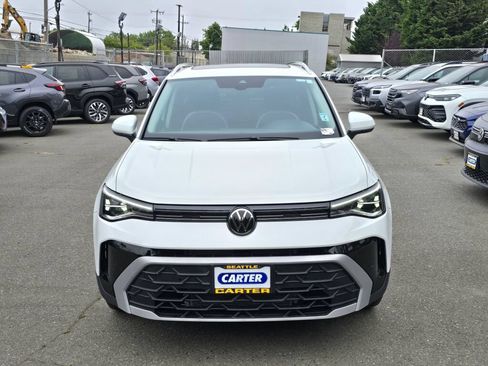 Used 2025 Volkswagen Taos SE AWD/4WD image 8