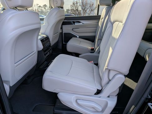 New 2026 Jeep Grand Wagoneer L 4WD image 18