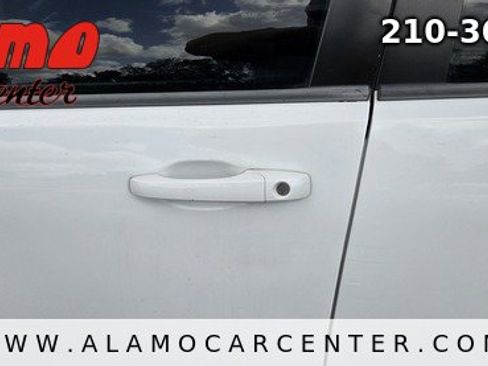 Used 2013 Dodge Avenger SE FWD image 10