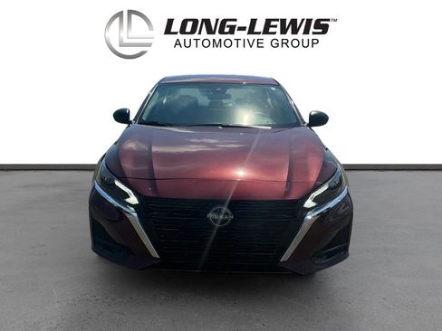 Used 2025 Nissan Altima 2.5 SV FWD image 11