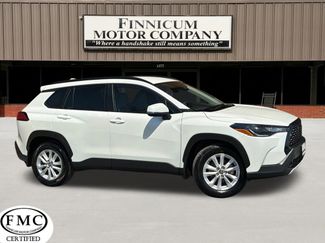 Used 2024 Toyota Corolla Cross LE video 1