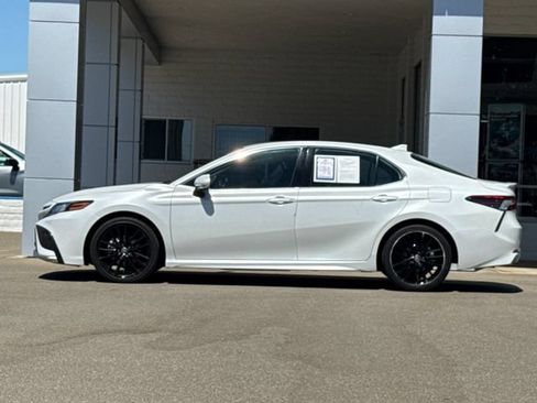 Used 2023 Toyota Camry XSE FWD image 6