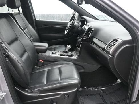 Used 2020 Jeep Grand Cherokee Limited AWD/4WD image 10